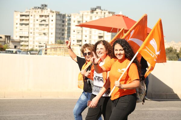 لعونيون يحيون ذكرى تشرين - سبوتنيك عربي