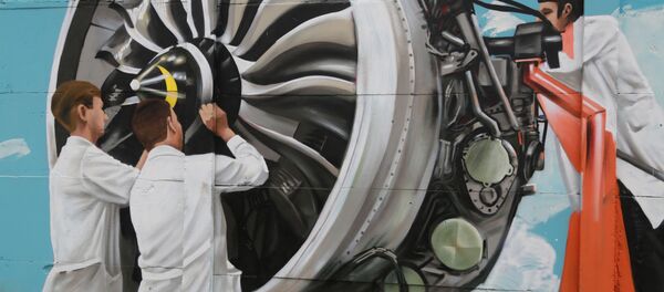 صناعة محركات الطائرات الروسية  على رسومات الحائط فى بيرم - سبوتنيك عربي