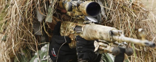 قناص من وحدة القوات الخاصة الروسية خلال التدريبات العسكرية في إقليم كراسنودارسك - سبوتنيك عربي