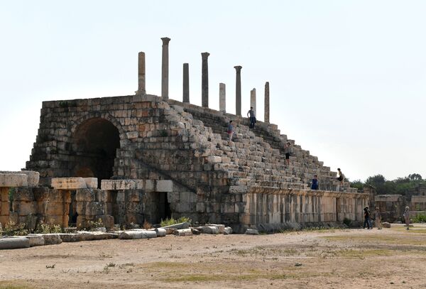 المدرجات في ميدان سباق الخيل الروماني في المدينة الفينيقية القديمة من مدينة صور، لبنان - سبوتنيك عربي