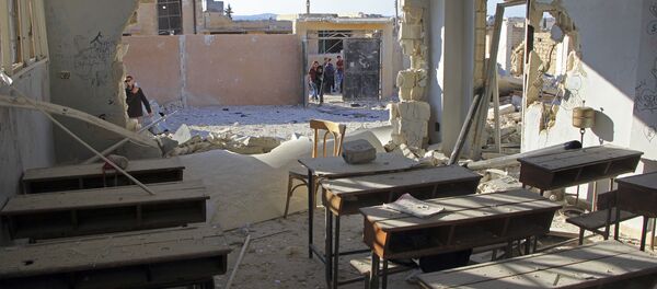 أضرار جسيمة لمدرسة في محافظة إدلب، سوريا 26 أكتوبر/ تشرين الأول 2016 - سبوتنيك عربي