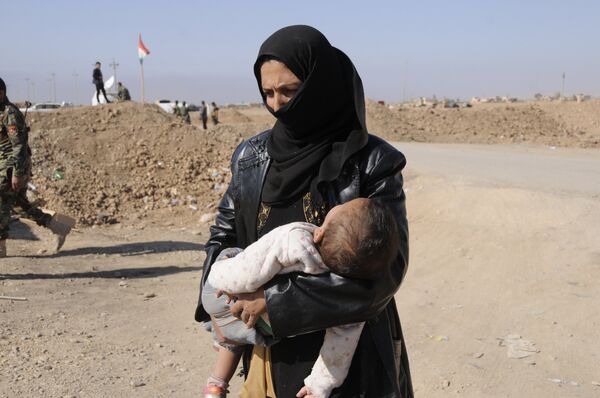 نساء الموصل الهاربات من داعش - سارة عبدالله نساء الموصل الهاربات من داعش - سارة عبدالله - سبوتنيك عربي