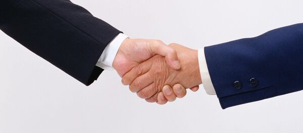 المصافحة باللمس - سبوتنيك عربي