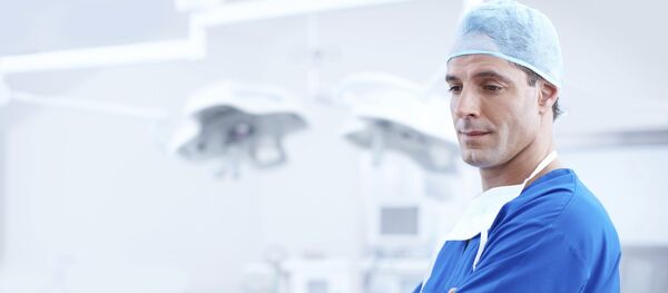 طبيب  - سبوتنيك عربي