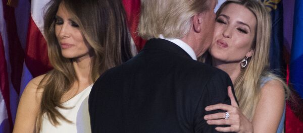 إيفانكا ترامب تلتقي بالرئيس الأمريكي الأسبق بيل كلينتون خلال مناظرة أبيها وهيلاري كلينتون، واشنطن 9 أكتوبر/ تشرين الأول 2016 إيفانكا ترامب تلتقي بالرئيس الأمريكي الأسبق بيل كلينتون خلال مناظرة أبيها وهيلاري كلينتون، واشنطن 9 أكتوبر/ تشرين الأول 2016 - سبوتنيك عربي