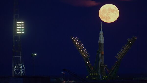 القمر العملاق في كزاخستان - سبوتنيك عربي