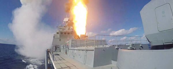 سفينة الحراسة الأميرال غريغوروفيتش أثناء مشاركتها بالعمليات العسكرية في سوريا - سبوتنيك عربي