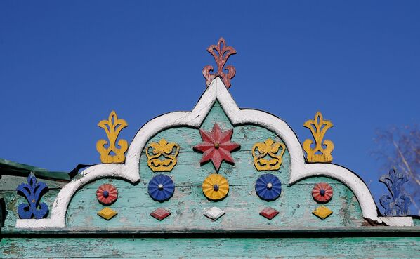 صورة لجزء من واجهة منزل في روستوف بمقاطعة ياروسلافل، روسيا 24 أكتوبر/ تشرين الأول 2016. - سبوتنيك عربي