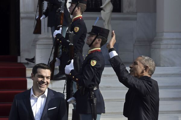 رئيس وزراء اليونان ألكسيس تسيبراس ورئيس الولايات المتحدة باراك أوباما خلال زيارة الأخير إلى أثينا، 15 نوفمبر/ تشرين الثاني 2016 - سبوتنيك عربي