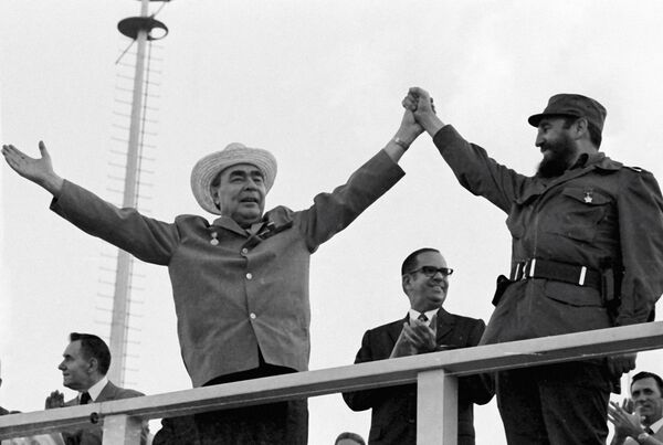 فيدل كاسترو وبريجنيف - سبوتنيك عربي