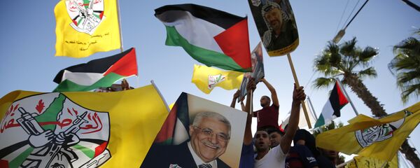 أنصار حركة فتح الفلسطينية برام الله - سبوتنيك عربي