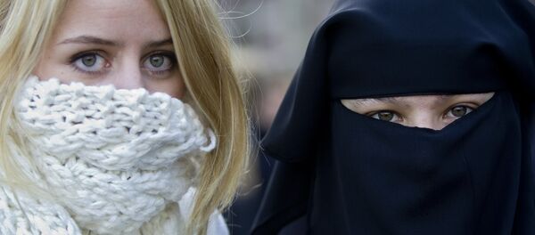 حظر جزئي لارتداء البرقة والنقاب في الأماكن العامة في هولندا - سبوتنيك عربي