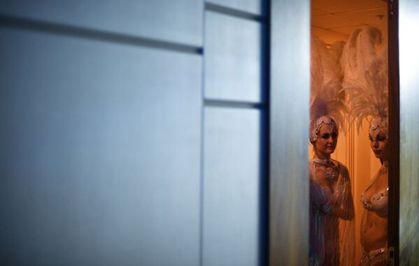 المشاركات في نهائي مسابقة أجمل عارضة أزياء في روسيا 2016 في فندق Korston Club Hotel في موسكو. - سبوتنيك عربي