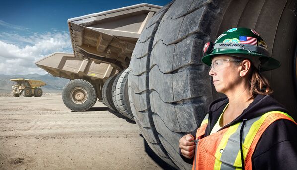 امرأة سائقة الشاحنات، ليان جونسون، نيفادا، الولايات المتحدة - سبوتنيك عربي