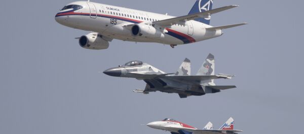 سوخوي سوبر جيت 100 في المنتصف - سبوتنيك عربي