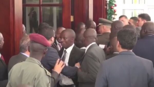 مشاجرة بين حرس السيسي والرئيس الأوغندي - سبوتنيك عربي