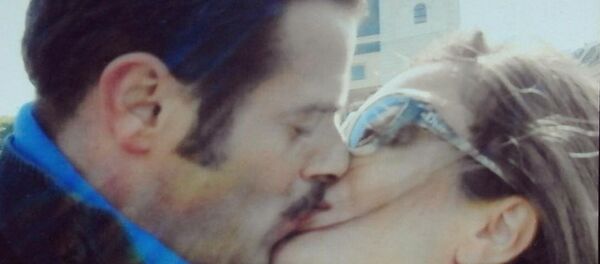 قبلة نيكول سابا ويوسف الخال - سبوتنيك عربي