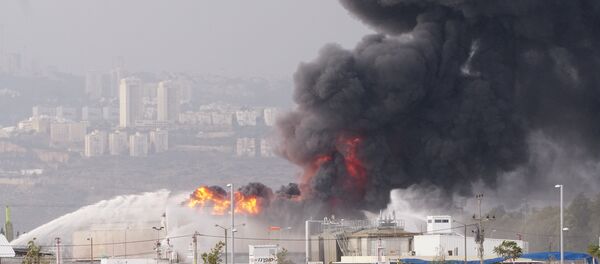 حريق صهاريج وقود في حيفا - سبوتنيك عربي