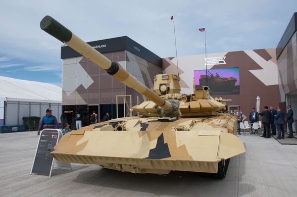 دبابة مطوّرة من طراز تي-72 - سبوتنيك عربي