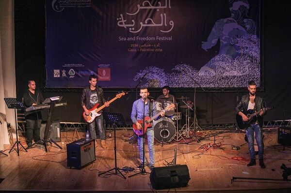 الفرقة الموسيقية الفلسطينية من غزّة خطأ مطبعي - سبوتنيك عربي