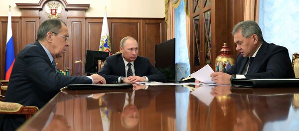 الرئيس بوتين ووزير الدفاع شويغو ووزير الخارجية لافروف - سبوتنيك عربي