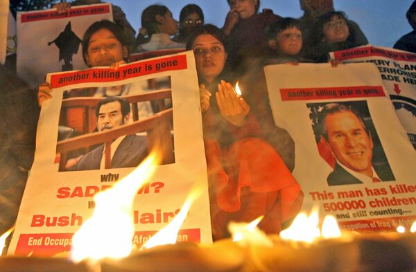 احتجاجات مناهضة للولايات الأمريكية وضد إعدام الرئيس العراقي صدام حسين، 30 ديسمبر/ كانون الأول 2006 - سبوتنيك عربي