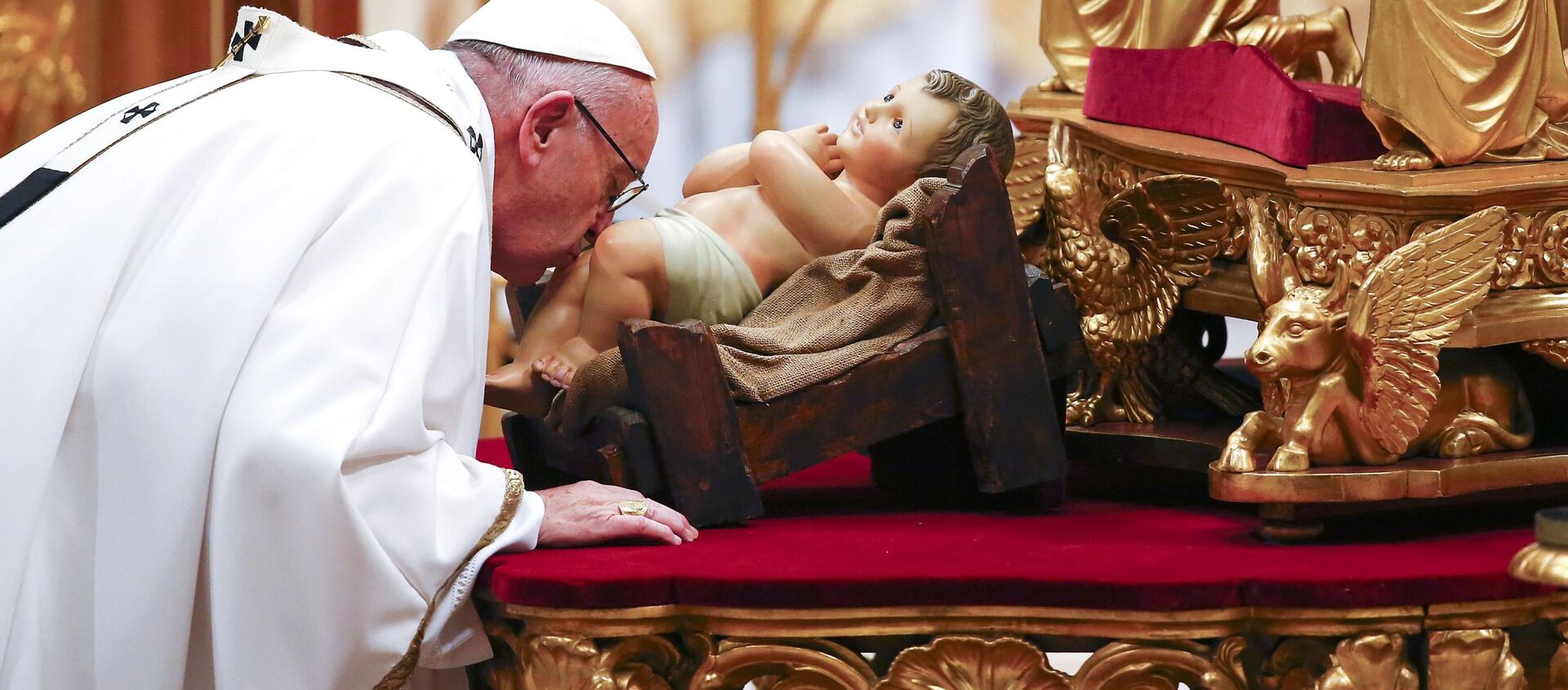 بابا الفاتيكان فرانسيس خلال حفل عيد الكريسماس في كتدرائية القديس بطرس، الفاتيكان 24 ديسمبر/ كانون الأول 2016 - سبوتنيك عربي, 1920, 05.03.2017