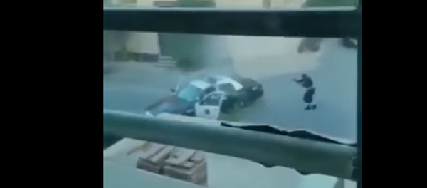 لحظة تصدي الشرطة السعودية لإرهابيين - سبوتنيك عربي