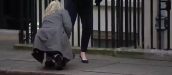 وزيرة الداخلية البريطانية في موقف محرج - سبوتنيك عربي