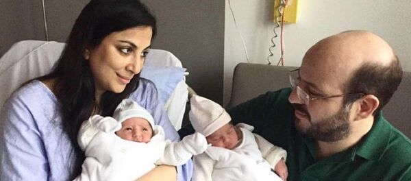 ولادة أول أحفاد أخر ملوك مصر - سبوتنيك عربي