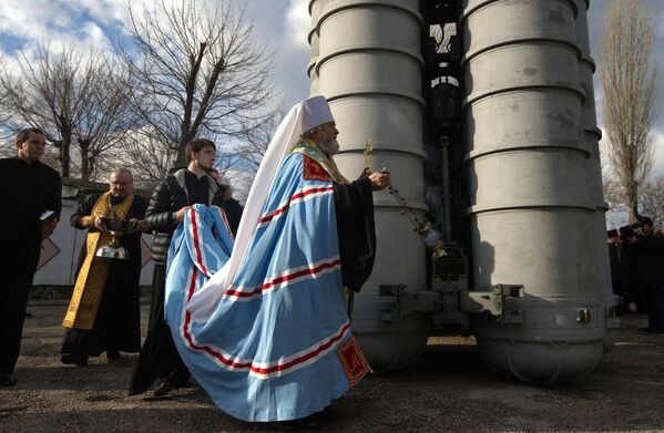 مباركة منظومة الدفاع الجوي (تريومف) اس-400 في فيودوسيا بالقرم، روسيا - سبوتنيك عربي
