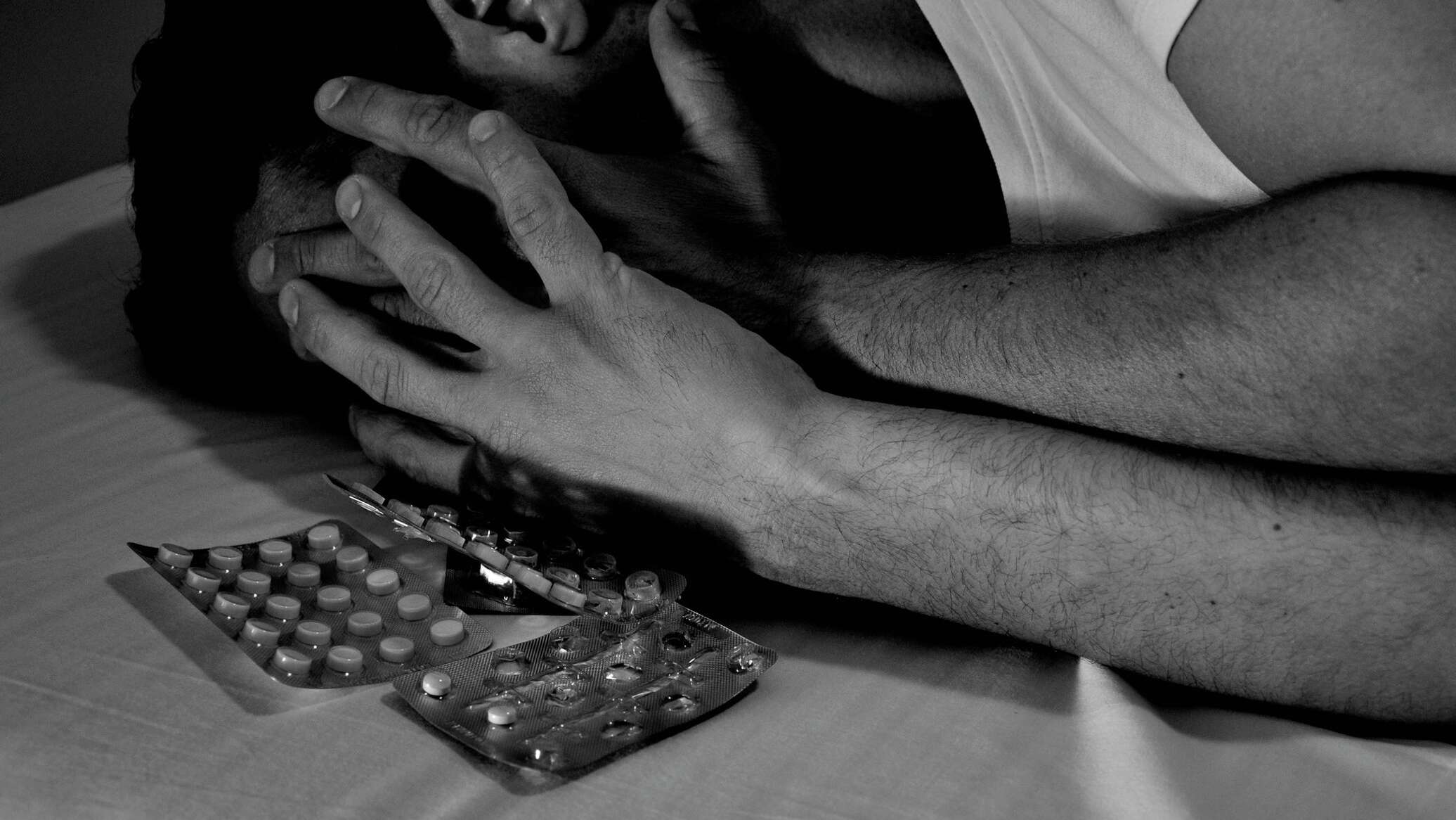 دراسة تكشف آليات دماغية تفسر استمرار الحزن المطول بعد فقدان الأحبة