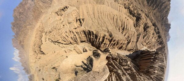 شكل غريب من الأودية المحلية، وعد كنزا ثمينا لمحبي جمال الطبيعة. شكل غريب من الأودية المحلية، وعد كنزا ثمينا لمحبي جمال الطبيعة. - سبوتنيك عربي