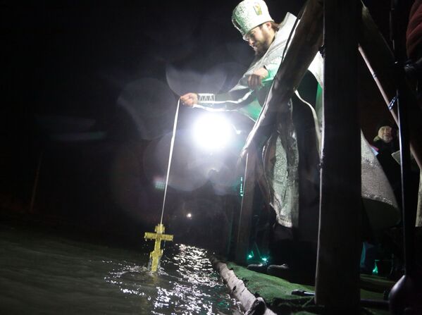 عيد الغطّاس في سمفيروبل، القرم - سبوتنيك عربي