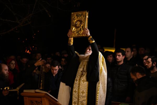 الصلاة في عيد الغطاس (الظهور الإلهيّ) - سبوتنيك عربي