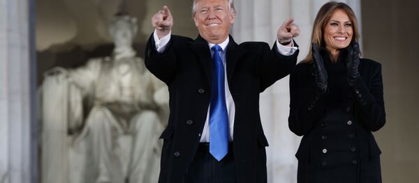 الرئيس الأمريكي المنتخب دونالد ترامب وزوجته ميلانيا ترامب الرئيس الأمريكي المنتخب دونالد ترامب وزوجته ميلانيا ترامب - سبوتنيك عربي