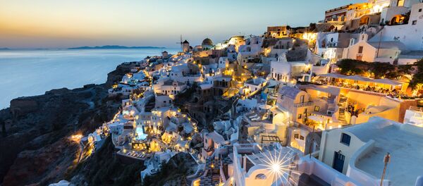 بنايات بيضاء في مدينة أويا، اليونان - للمصور مات باري المشارك في مسابقة National Geographic Traveller-2017 بنايات بيضاء في مدينة أويا، اليونان - للمصور مات باري المشارك في مسابقة National Geographic Traveller-2017 - سبوتنيك عربي