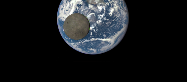 الأرض و القمر - سبوتنيك عربي