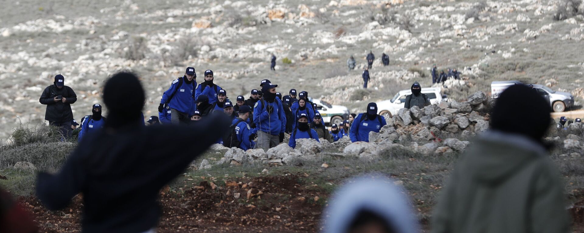 مستوطنون إسرائيليون  في أمونا شمال شرق رام الله بالضفة الغربية، فلسطين 1 فبراير/ شباط 2017 - سبوتنيك عربي, 1920, 11.09.2022