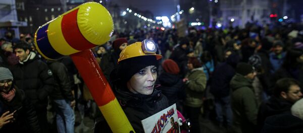 احتجاجات حاشدة في رومانيا - بوخارست احتجاجات حاشدة في رومانيا - بوخارست - سبوتنيك عربي