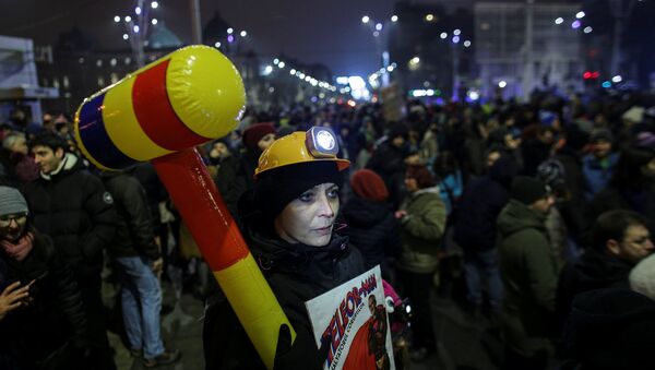 احتجاجات حاشدة في رومانيا - بوخارست - سبوتنيك عربي