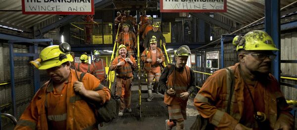 Miners leave after working the final shift at Kellingley Colliery on its last day of operation in north Yorkshire, England, December 18, 2015 Miners leave after working the final shift at Kellingley Colliery on its last day of operation in north Yorkshire, England, December 18, 2015 - سبوتنيك عربي