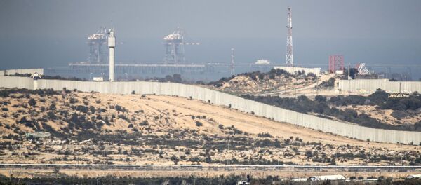 الجدار الفاصل على الحدود بين إسرائيل وقطاع غزة، 7 فبراير/ شباط 2017 - سبوتنيك عربي