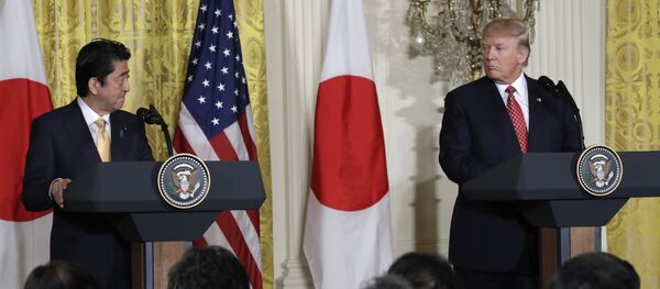 دونالد ترامب و شينزو آبي - سبوتنيك عربي