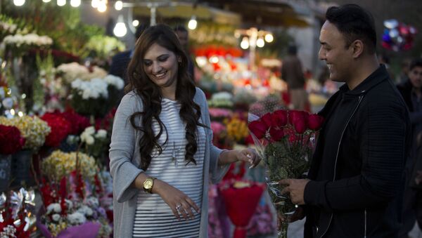 يوم الفالنتاين في إسلام آباد، باكستان - سبوتنيك عربي
