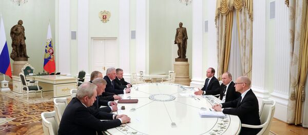 بوتين يجتمع مع حكام إقليميين سابقين بوتين يجتمع مع حكام إقليميين سابقين - سبوتنيك عربي