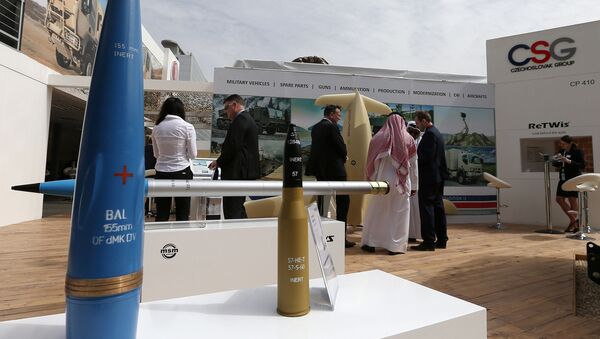 معرض آيدكس الدولي للسلاح والمعدات العسكرية في أبو ظبي، الإمارات العربية المتحدة 19 فبراير/ شباط 2017 - سبوتنيك عربي