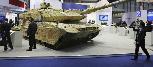 معرض آيدكس الدولي للسلاح والمعدات العسكرية في أبو ظبي، الإمارات العربية المتحدة 19 فبراير/ شباط 2017 - سبوتنيك عربي