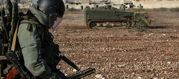 فريق من المهندسين التقنيين الروس لإزالة الألغام، التابع لقوات الجيش الروسية، في مدينة حلب، سوريا - سبوتنيك عربي