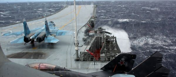 استعداد القاذفة ميغ-29ك للإقلاع من الطراد الأميرال كوزنيتسوف في البحر المتوسط - سبوتنيك عربي